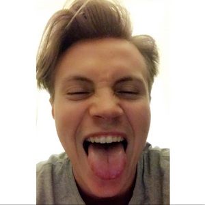 Meet your Posher, Evan